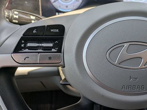 Used 2025 Hyundai Elantra SEL FWD image 20