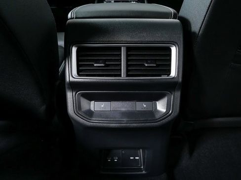 Certified 2025 Volkswagen Atlas Cross Sport SEL image 18