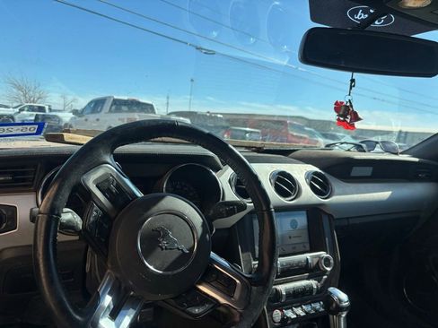 Used 2017 Ford Mustang Premium image 12