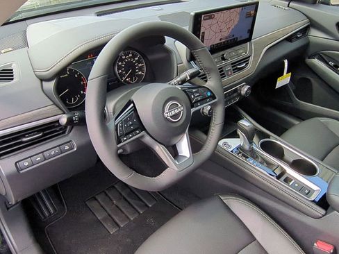 New 2025 Nissan Altima 2.5 SL image 13