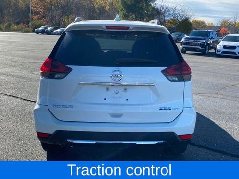 Used 2020 Nissan Rogue SV image 4