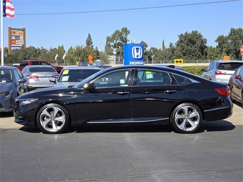 Used 2018 Honda Accord Touring image 7