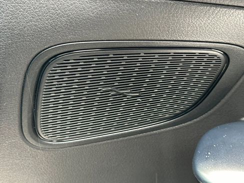 Used 2025 Mercedes-Benz GLC 350e 4MATIC image 21