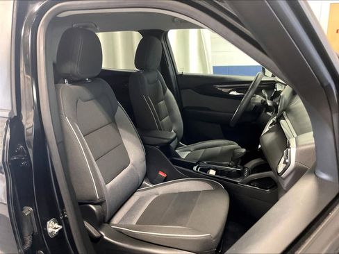 Used 2025 Chevrolet TrailBlazer LT image 11