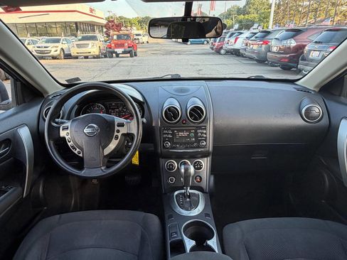 Used 2015 Nissan Rogue S w/ Convenience Package AWD/4WD image 9