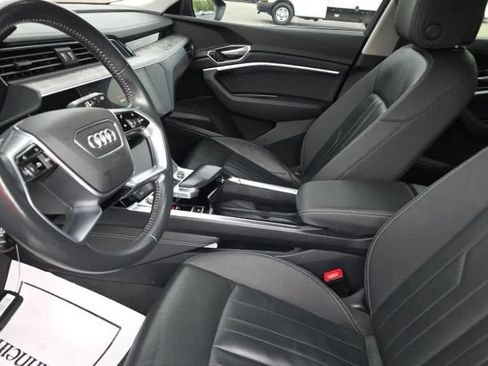 Used 2021 Audi e-tron Premium w/ Convenience Plus Package AWD/4WD image 5