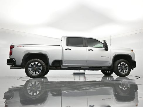 Used 2022 Chevrolet Silverado 2500 Custom w/ Custom Value Package image 40