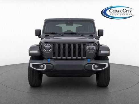 Used 2022 Jeep Wrangler Unlimited Sahara w/ Cold Weather Group AWD/4WD image 5