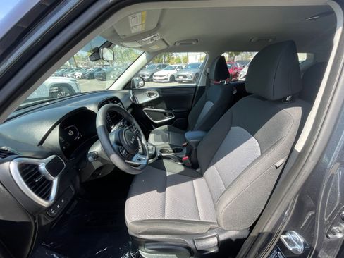 Used 2025 Kia Soul LX w/ LX Technology Package image 27