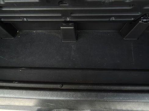 Used 2015 GMC Yukon Denali w/ Premium Package image 16