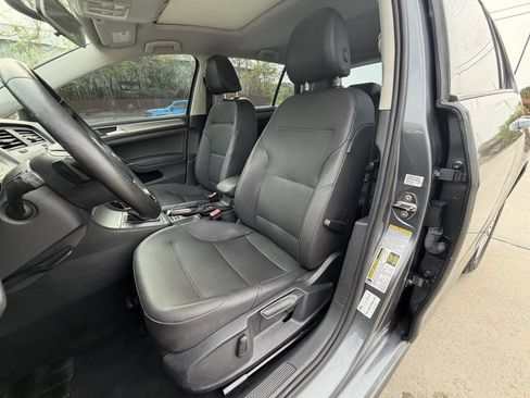 Used 2015 Volkswagen Golf S FWD image 5