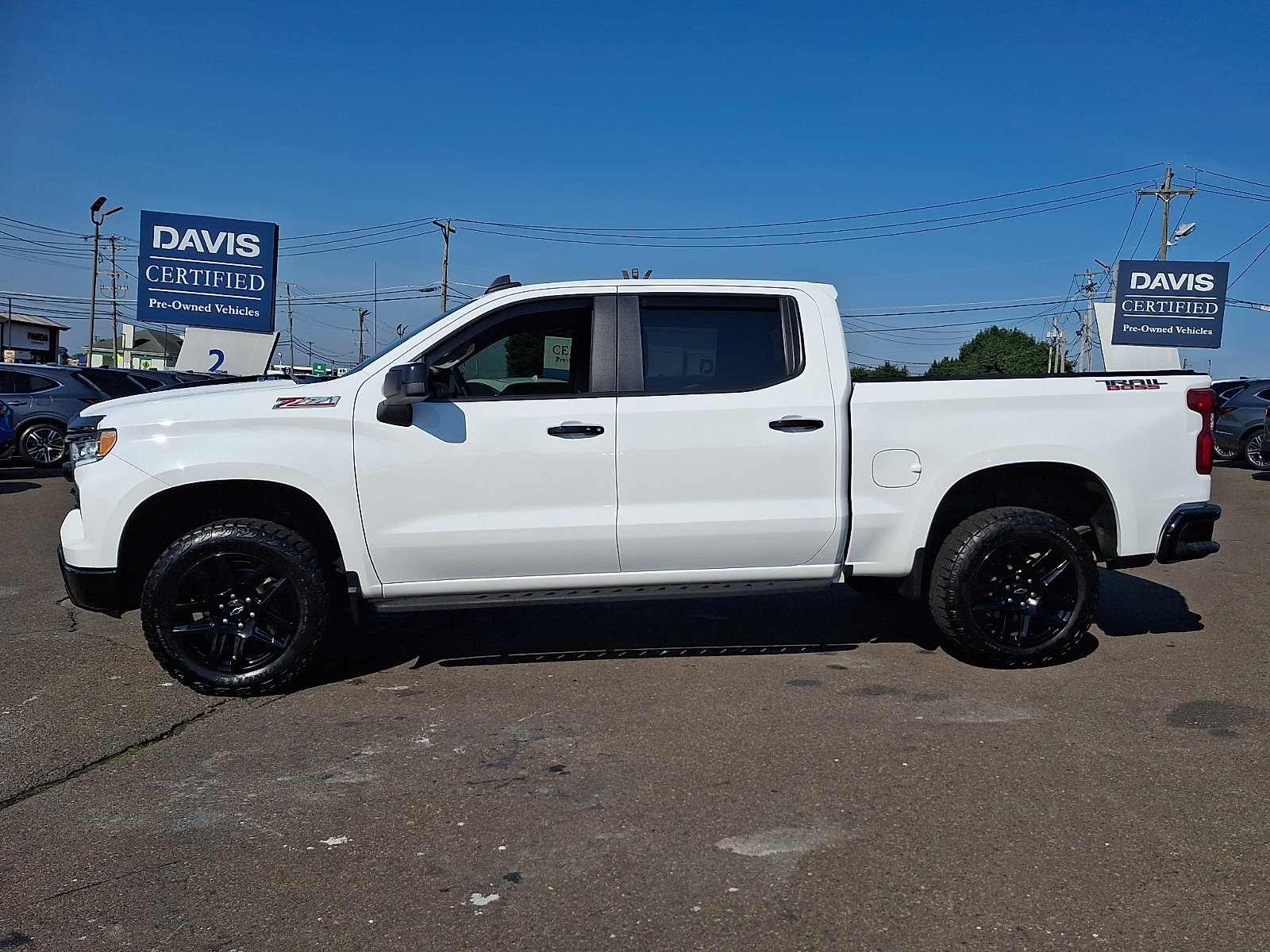 Used 2025 Chevrolet Silverado 1500 LT Trail Boss w/ Convenience Package II AWD/4WD image 7