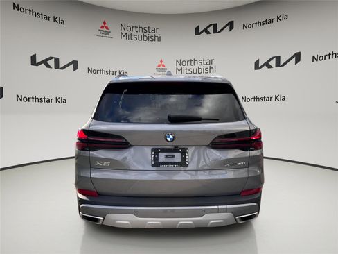 Used 2024 BMW X5 xDrive40i w/ Premium Package image 3
