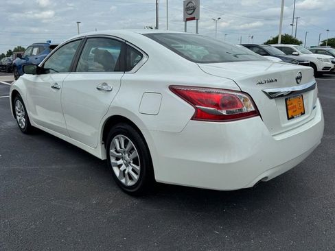 Used 2013 Nissan Altima 2.5 S FWD image 5