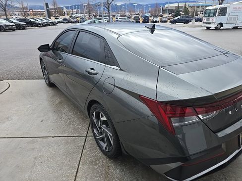 Used 2025 Hyundai Elantra Limited FWD image 4