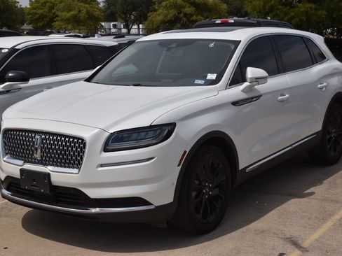 Used 2023 Lincoln Nautilus Reserve w/ Equipment Group 201A FWD image 2