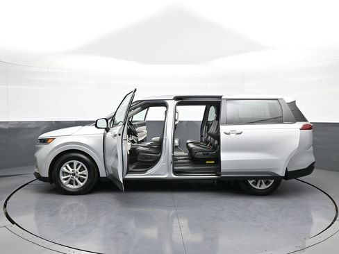 Certified 2023 Kia Carnival LX image 44