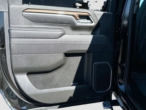 Used 2025 Chevrolet Silverado 2500 LT w/ Z71 Chrome Sport Edition image 27