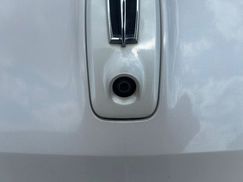 Used 2014 Lincoln MKS AWD w/ Equipment Group 201A image 8