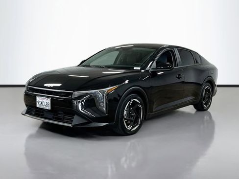 Used 2025 Kia K4 EX image 3