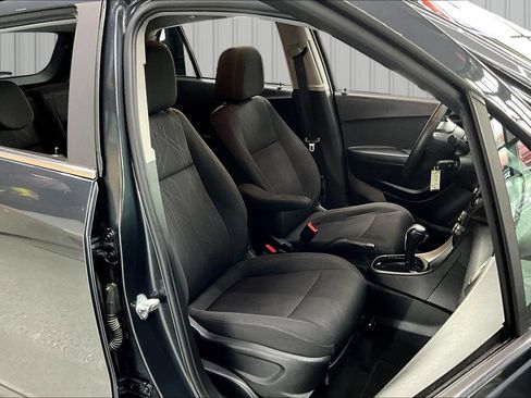 Used 2017 Chevrolet Trax LT w/ Driver Confidence Package FWD image 27