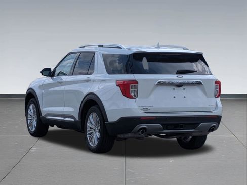 Used 2024 Ford Explorer Limited w/ Limited Technology Package AWD/4WD image 3