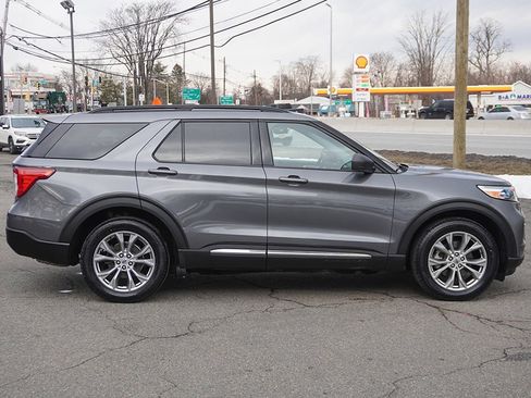 Used 2022 Ford Explorer XLT w/ Equipment Group 202A image 21