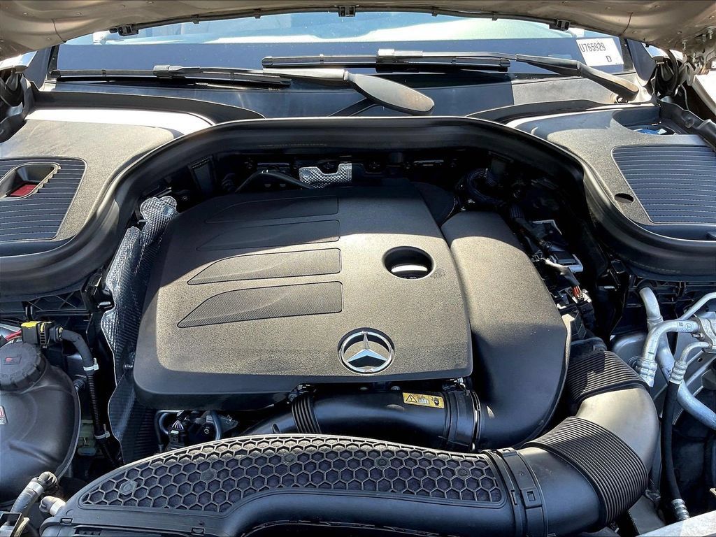 Used 2020 Mercedes-Benz GLC 300 image 30