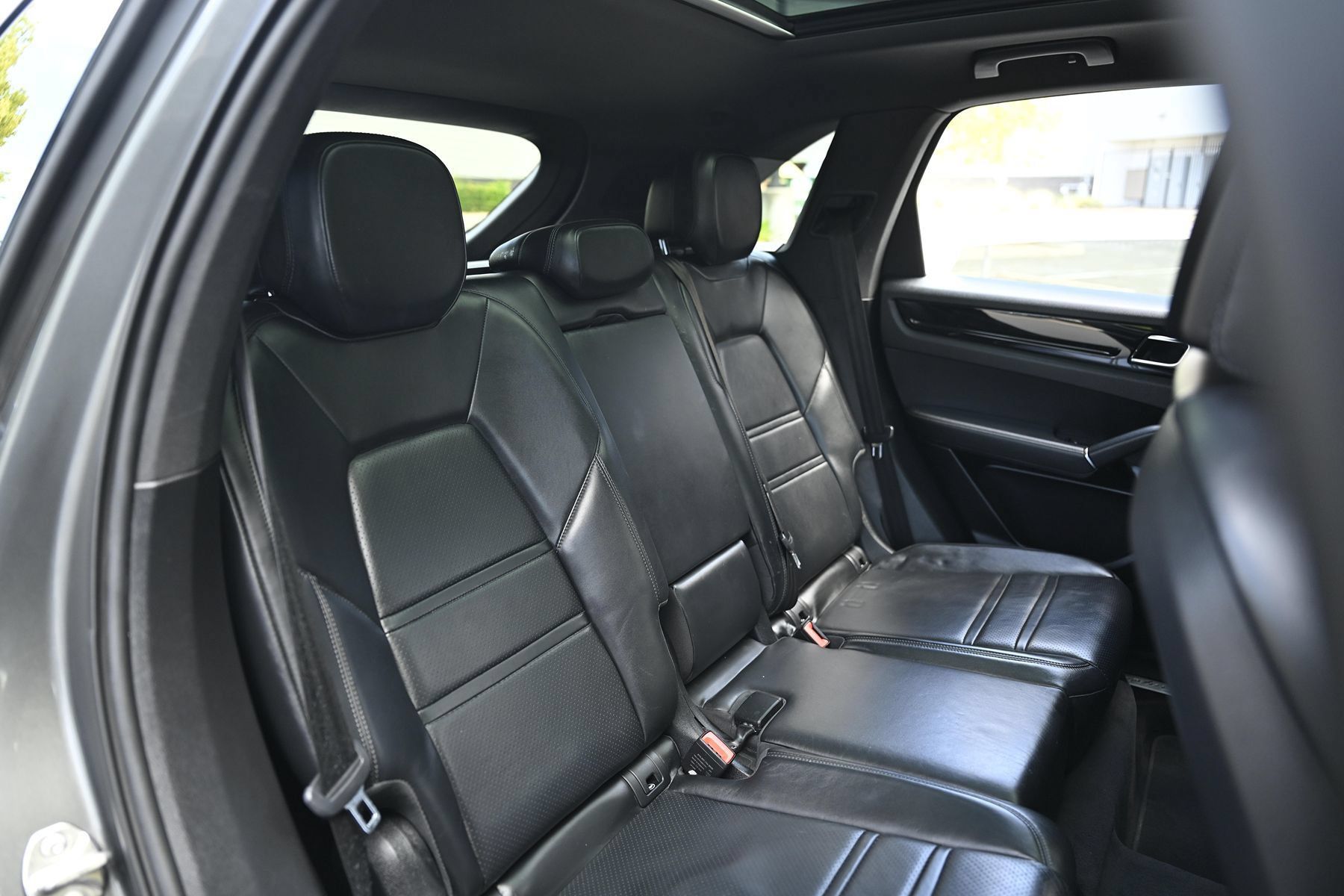 Used 2019 Porsche Cayenne AWD/4WD image 18