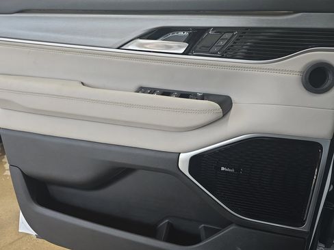 New 2026 Jeep Grand Wagoneer Limited AWD/4WD image 28