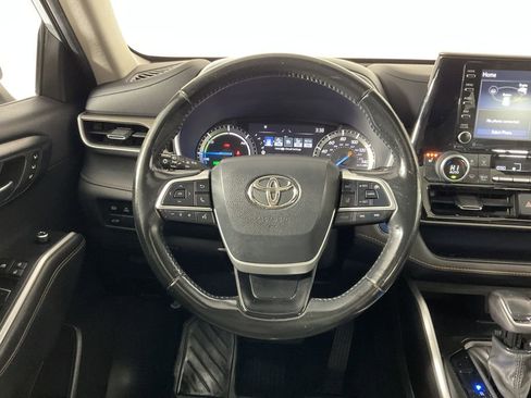 Used 2022 Toyota Highlander Bronze Edition image 13