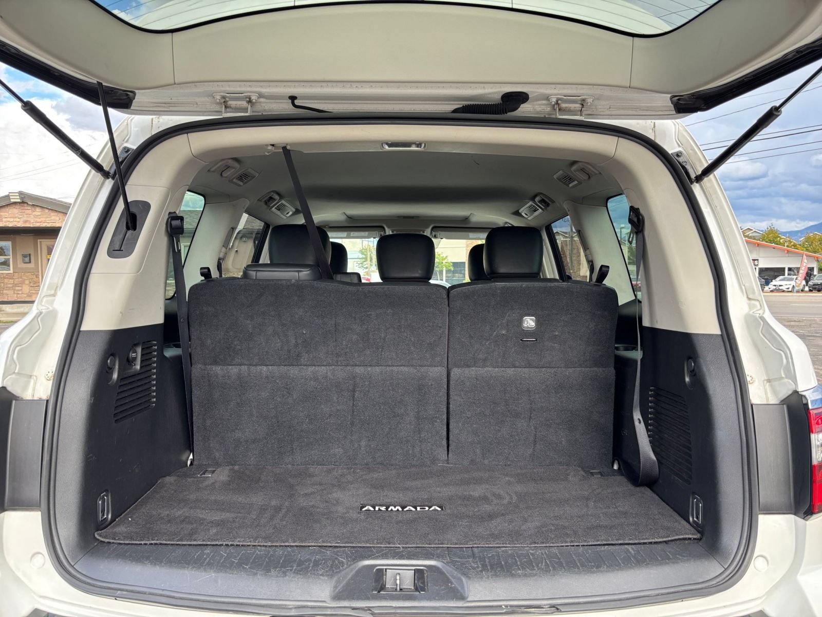 Used 2023 Nissan Armada SL AWD/4WD image 35