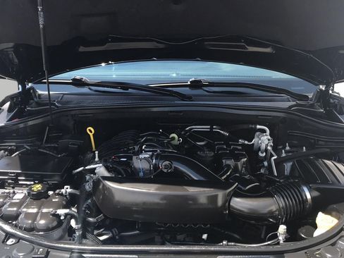 Used 2023 Dodge Durango SXT AWD/4WD image 8