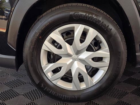 Used 2024 Toyota Corolla Cross L FWD image 11