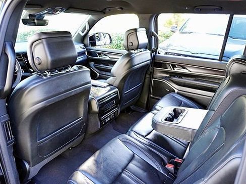 Used 2023 Jeep Wagoneer 2WD image 22