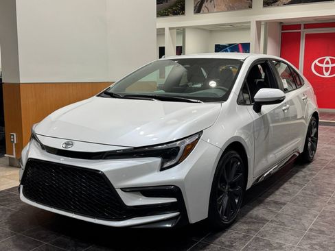 New 2026 Toyota Corolla SE FWD image 4