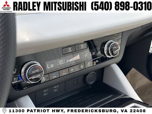 New 2026 Mitsubishi Outlander SEL image 10