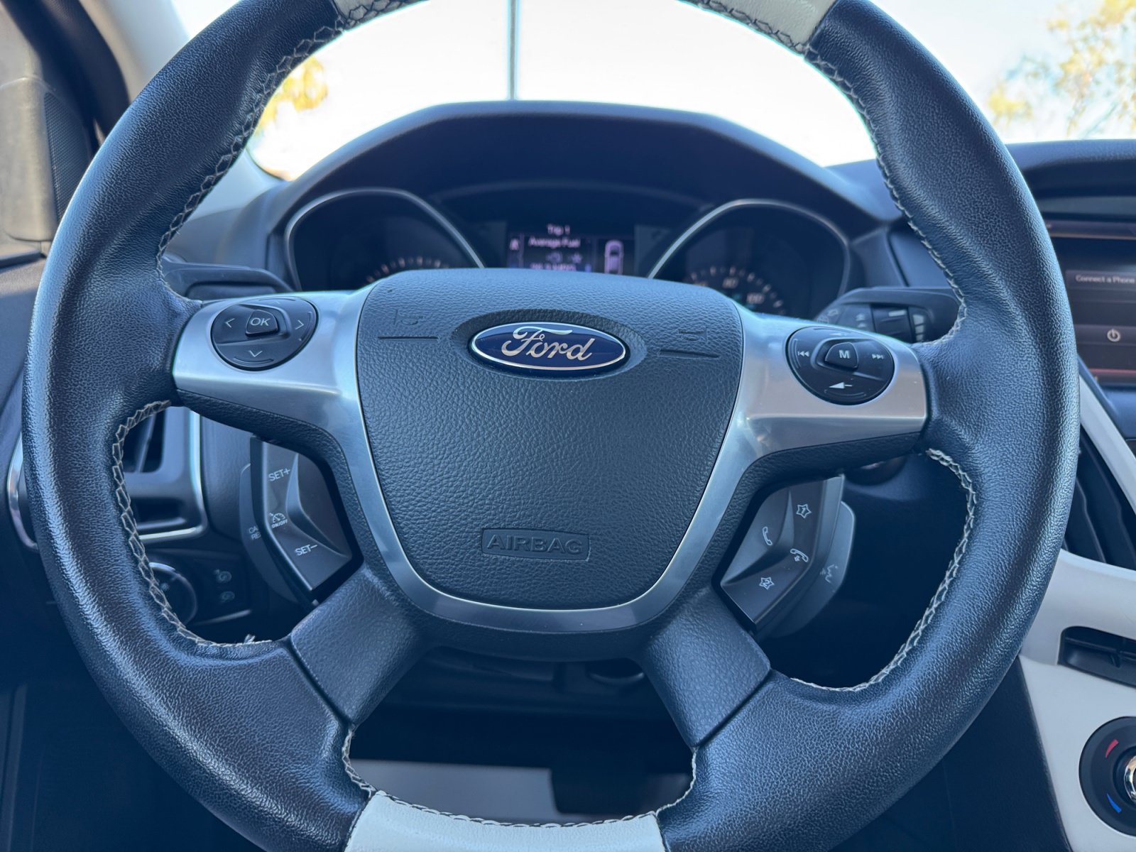 Used 2013 Ford Focus Titanium FWD image 9