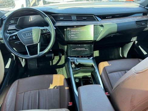Used 2022 Audi e-tron Premium Plus w/ Premium Plus Package image 11