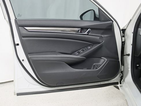 Used 2019 Honda Accord Sport image 27
