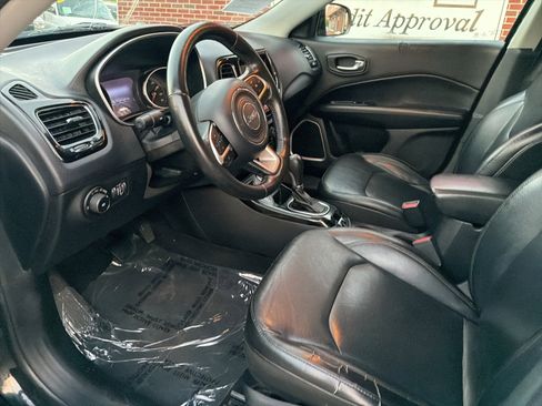 Used 2018 Jeep Compass Limited w/ Navigation Group image 12