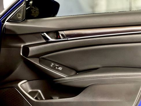 Used 2021 Honda Accord Sport image 38