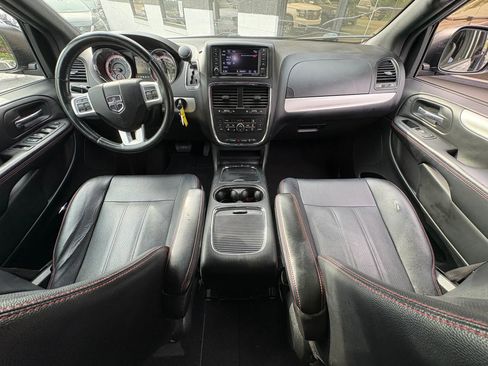 Used 2018 Dodge Grand Caravan GT image 23