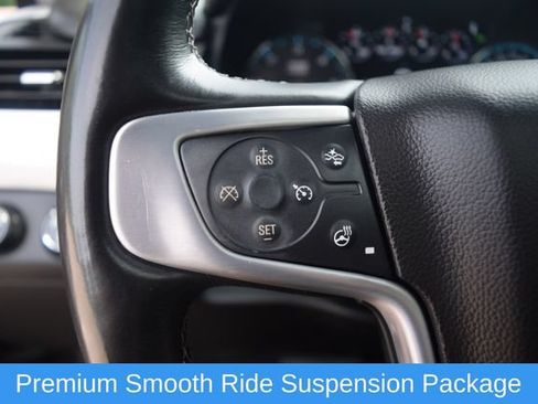 Used 2017 GMC Yukon XL SLT w/ Open Road Package AWD/4WD image 6