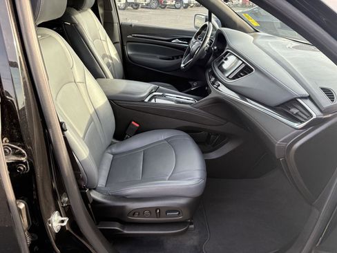Used 2024 Buick Enclave Premium image 22