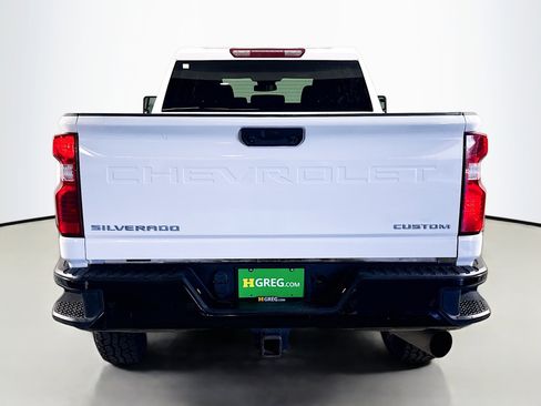 Used 2024 Chevrolet Silverado 2500 Custom w/ Custom Value Package AWD/4WD image 8