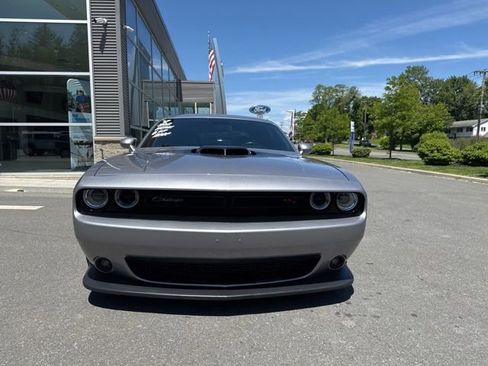 Used 2017 Dodge Challenger R/T Scat Pack RWD image 3