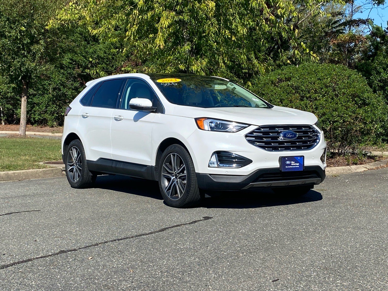 Certified 2024 Ford Edge Titanium AWD/4WD image 2