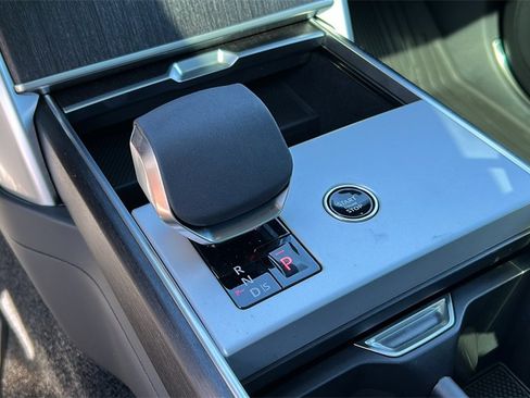 New 2025 Land Rover Range Rover SE image 17