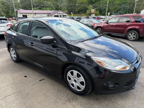 Used 2013 Ford Focus S FWD image 3